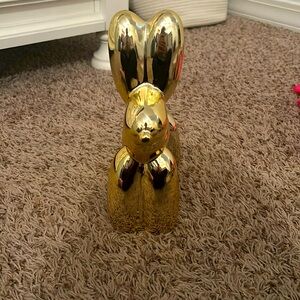 Gold balloon dog